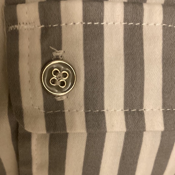 7TH AVENUE NEW YORK & COMPANY STRIPED, BUTTON DOWN.  FITS LIKE A MEDIUM SIZE. - Picture 6 of 6